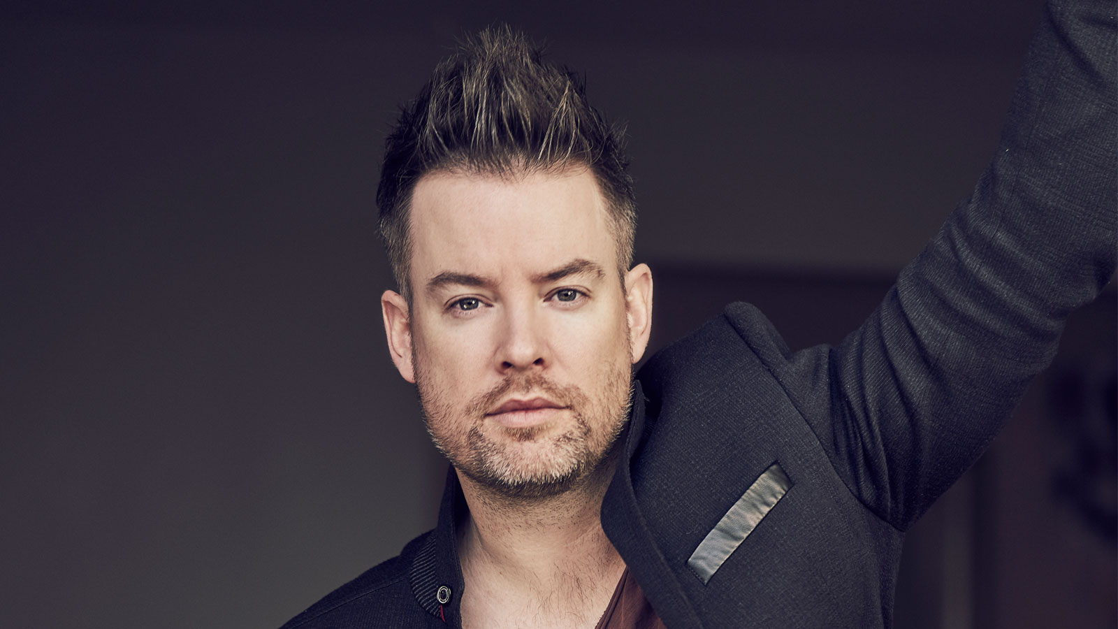 INTERVIEW: David Cook Embraces a Shorter Story, Explores a New Stage